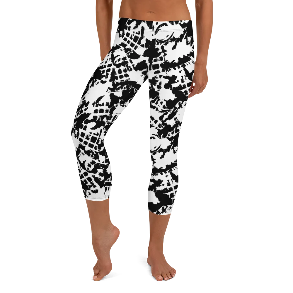 Noir Shatter on Capri Leggings — Front