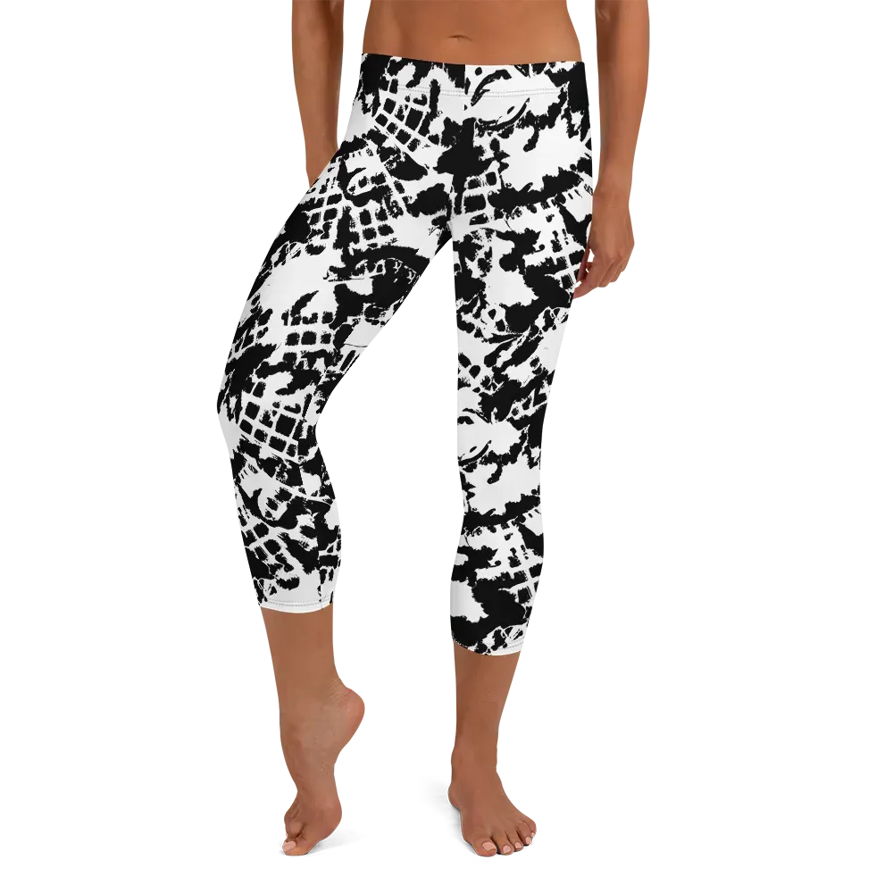 Noir Shatter on Capri Leggings — Front