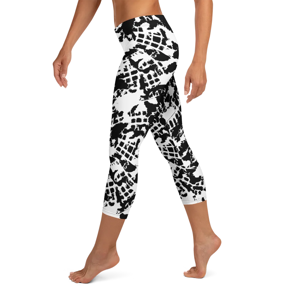 Noir Shatter on Capri Leggings — Left
