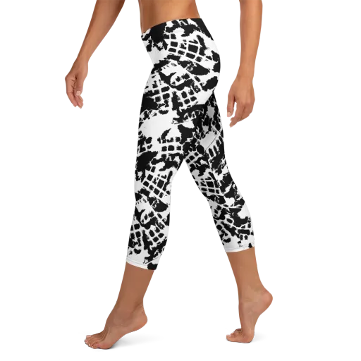 Noir Shatter on a Capri Leggings