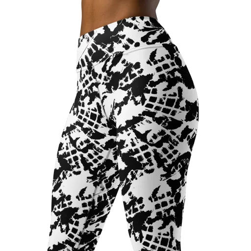 Noir Shatter on a Yoga Leggings