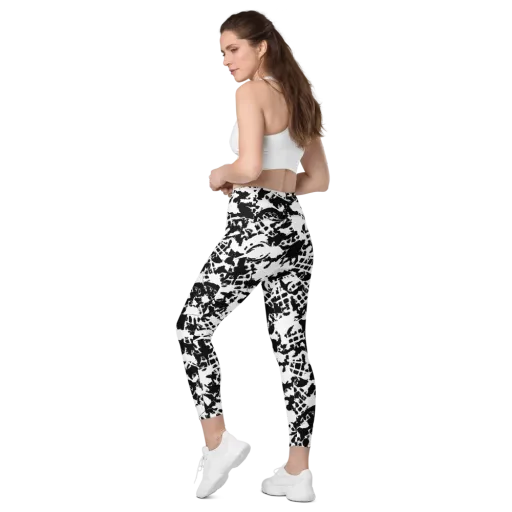 Noir Shatter on a Leggings with Pockets