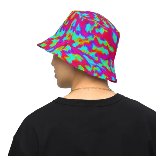 Fluorescent Cascade on a Reversible Bucket Hat