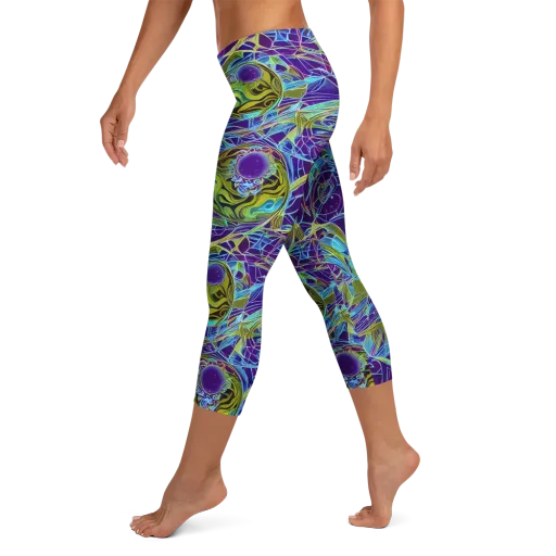 Hyperviolet on a Capri Leggings