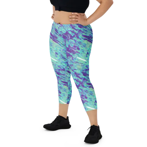 Aqua Fever on a Capri Leggings