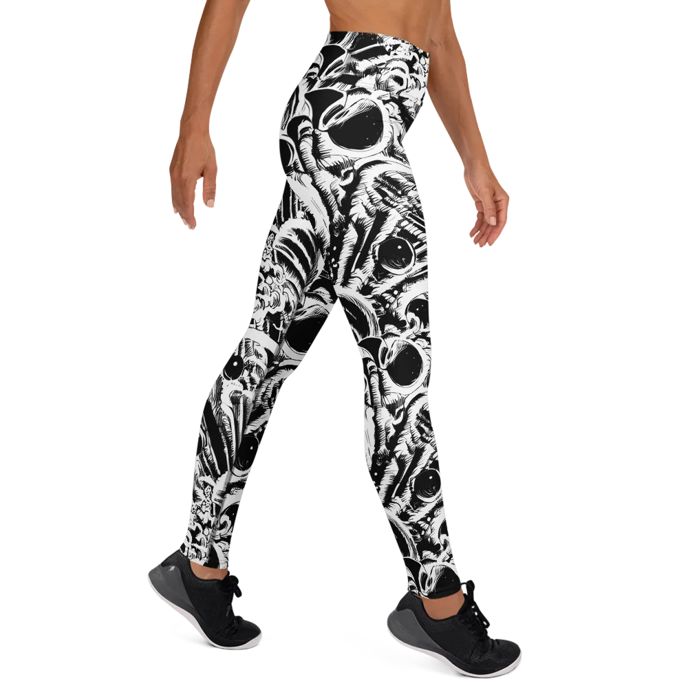 Ink Jungle on Yoga Leggings — Right