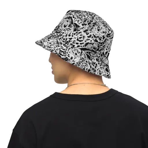 Blackcurrent on a Reversible Bucket Hat
