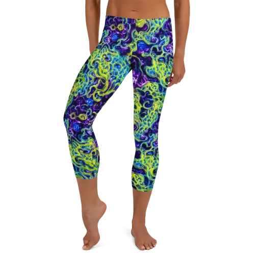Ultraviolet Maze on a Capri Leggings