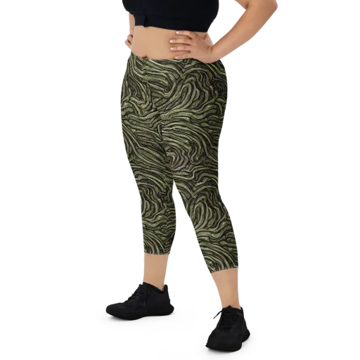 Moss Current on a Capri Leggings