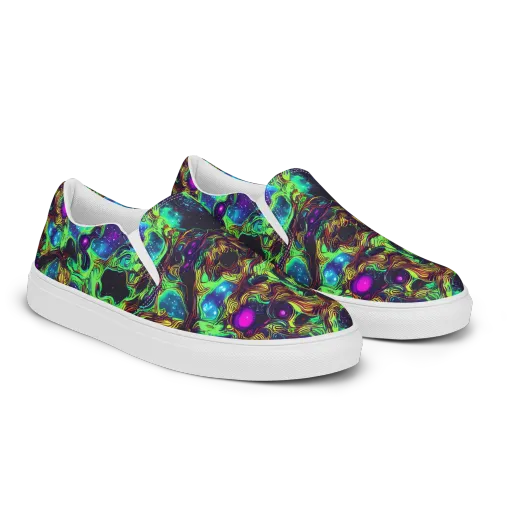 Acid Reef Reverie on a Women's Slip-On Canvas Shoes
