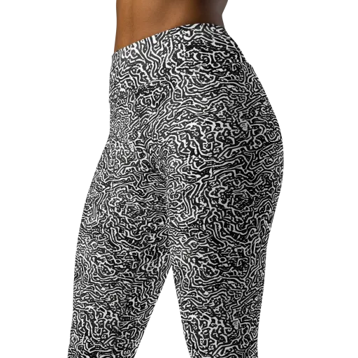 Contour Fever on a Yoga Leggings
