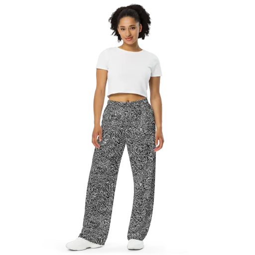 Contour Fever on a Wide-Leg Pants