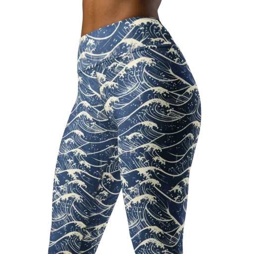 Ukiyo Wave on a Yoga Leggings