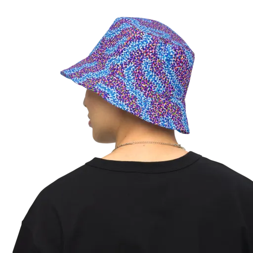 Prismatic Current on a Reversible Bucket Hat