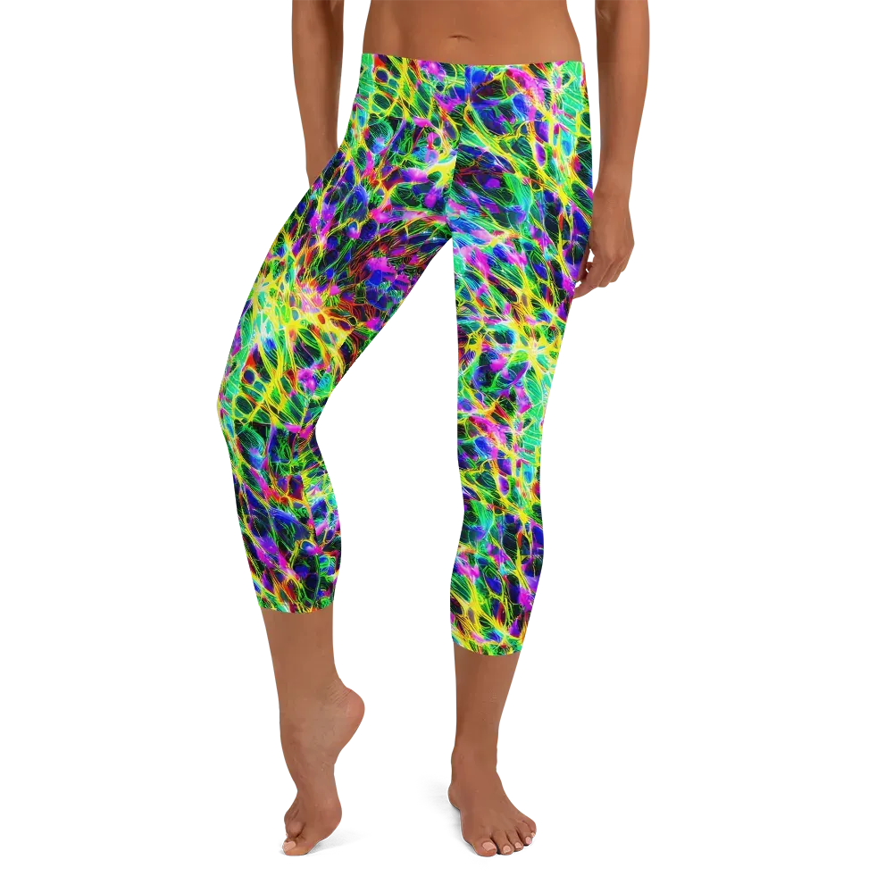 Psychedelic Rainforest on Capri Leggings — Front
