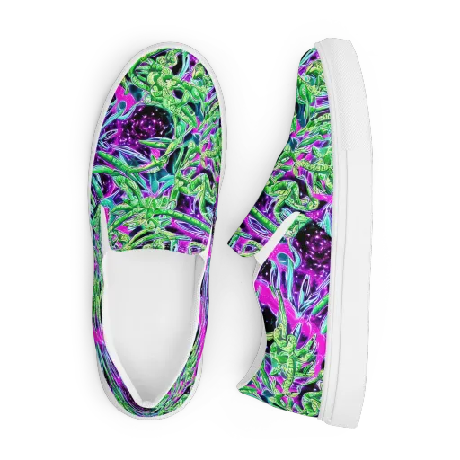 Cosmic Geckos on a Men's Slip-On Canvas Shoes