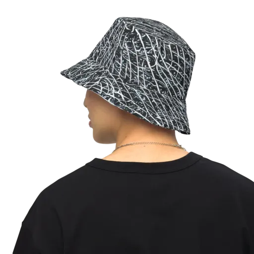 Midnight Lattice on a Reversible Bucket Hat