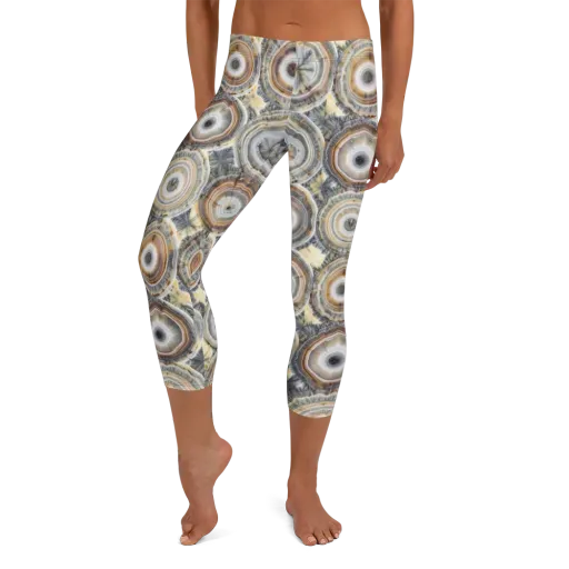 Mineral Bloom on a Capri Leggings